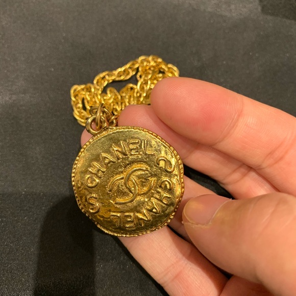 Chanel vintage coin necklace - Picture 4 of 7